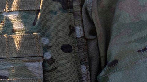 Texas envía a inmigrantes a ciudades santuarios y lo hará “hasta que Joe Biden asegure la frontera”
