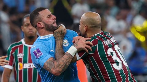 Felipe Melo protagonizó bochornosa pelea con Kyle Walker tras la goleada del Manchester City