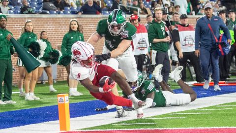 La pelea entre South Alabama y Eastern Michigan se viralizó rápidamente en redes sociales.