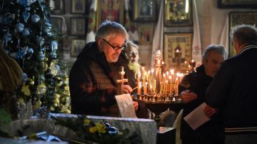 Ucrania celebra la Navidad mientras trata de frenar la ofensiva rusa en el este y el sur