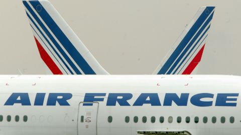 Condenado hombre por contacto sexual abusivo a estudiante en vuelo de Air France de París a Seattle