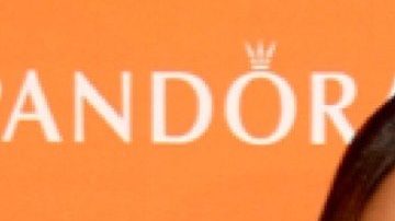 En la imagen aparecen Beyoncé y la cantante mexicana Yuri.