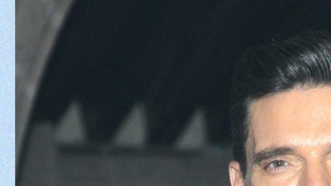 En la imagen aparecen Julián Gil y el actor Sebastián Rulli.