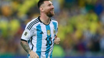 Seis de las camisetas que usó Messi en el Mundial fueron subastadas por más de $7 millones de dólares