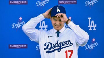 Shohei Ohtani está "dispuesto" a jugar en el jardín izquierdo con los Dodgers, según su mánager