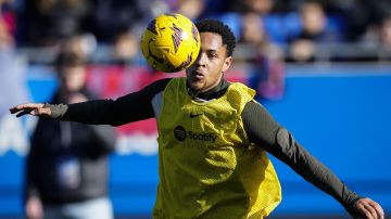 El delantero brasileño Vitor Roque durante el entrenamiento del primer equipo del FC Barcelona a puertas abiertas en el estadio Johan Cruyff en Sant Joan Despí (Barcelona).