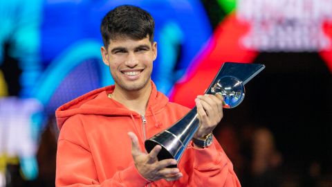 Carlos Alcaraz se llevó el amistoso ante Djokovic.