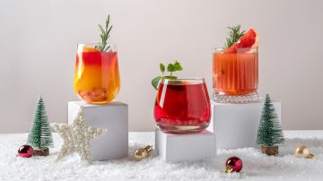 Festive,Citrus,Cocktails,On,Podiums.,Assortment,Of,Fresh,Christmas,Drinks.