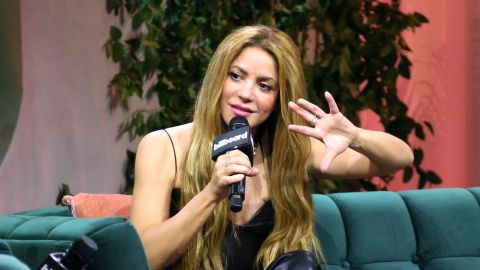 Shakira participando en un programa.