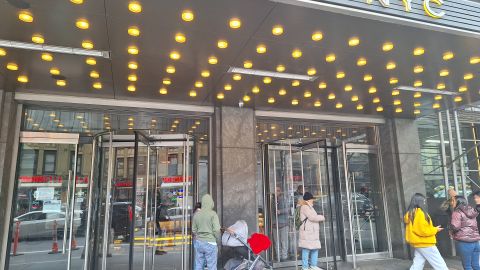 La Ciudad aduce que 60% de quienes han sido alojados en albergues de emergencia como el Hotel Row "han seguido su ruta".
