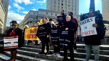 Miembros de varias organizaciones se manifestaron ayer por la muerte de otro preso en la ciudad de Nueva York.