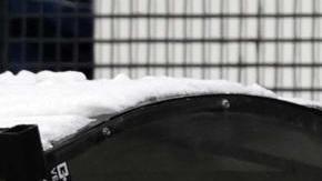 Árbitro revisa el VAR. Imagen referencial.