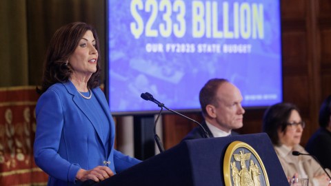 La mandataria aclaró que seguirá presionando a Washington para resolver la crisis humanitaria que afecta a los neoyorquinos.