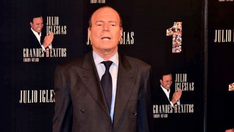 Julio Iglesias.