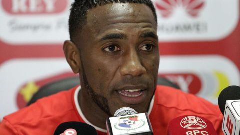 Luis "Matador" Tejada habla con los medios de comunicación durante una rueda de prensa de la Selección de Panamá antes de disputar el Mundial de Rusia 2018.