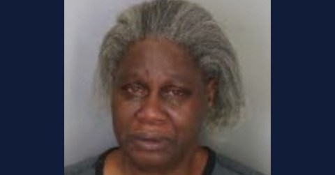 Cassandra Collins, una mujer de 55 años residente en Tennessee.