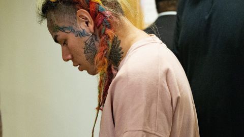 Tekashi 6ix9ine está detenido en República Dominicana.