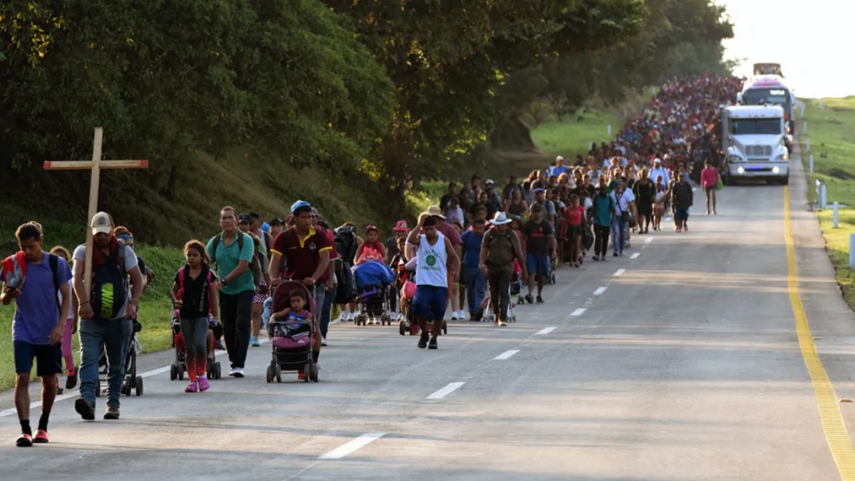 La primera caravana del a o hacia EE.UU. sale de la frontera sur