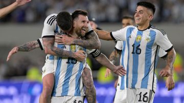 El futbolista argentino habló sobre lo que significó jugar contra Messi en Estados Unidos.