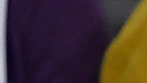 Bad Bunny y Kendal Jenner disfrutando de un evento.