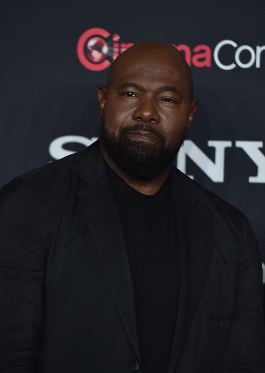 Antoine Fuqua posando en una fotografía.