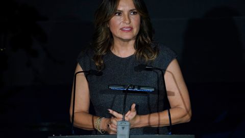 Mariska Hargitay participando en un evento.