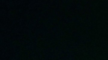 Chayanne actuando en un show en vivo.