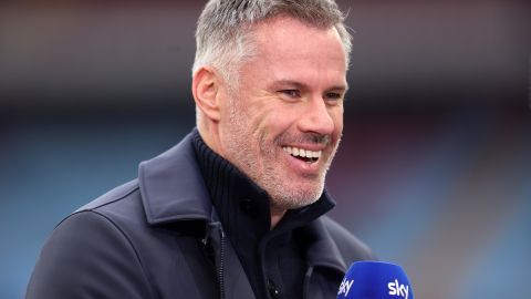 Jamie Carragher, exfutbolista y actual presentador de Sky Sports.