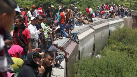 Migrante regresará a su país luego de que la Bestia amputó sus piernas: “No lo volvería a intentar”