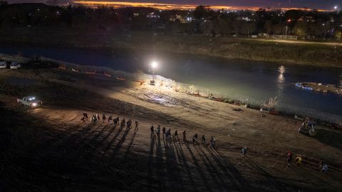 EE.UU. confirmó la muerte de una familia de migrantes en el río Bravo y alegó falta de acceso a Texas