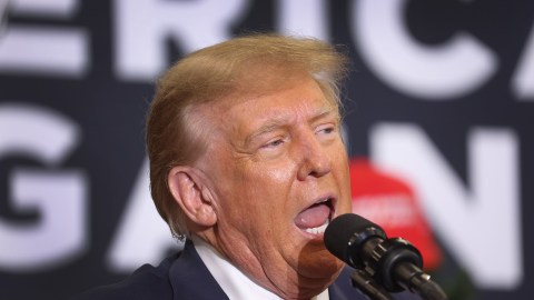 Donald Trump pidió a tribunal revertir decisión de expulsarlo de las primarias republicanas en Maine