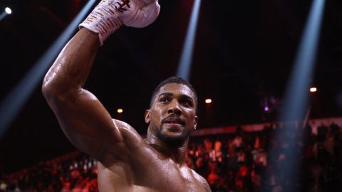 Anthony Joshua pacta combate con Francis Ngannou en Arabia Saudita el 8 de marzo