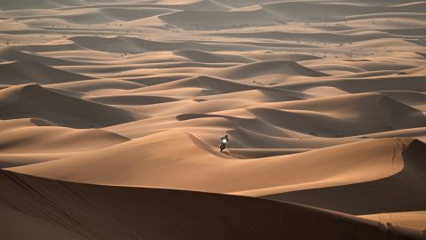 Corredor en el Dakar Rally 2024. Foto referencial.