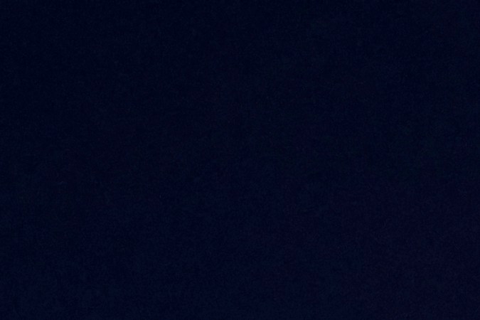 El recién nombrado Primer Ministro francés, Gabriel Attal, habla con el alcalde de Clairmarais, Damien Morel, mientras el Ministro francés de Transición Ecológica y Cohesión de los Territorios, Christophe Bechu, observa durante una visita a Clairmarais, en el norte de Francia, este 9 de enero de 2024. (Foto de LUDOVIC MARIN/POOL/AFP vía Getty Images)