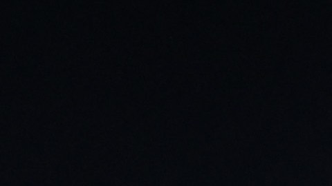 Jason Kelce camina hacia los vestuarios luego de un encuentro ante New York Giants.