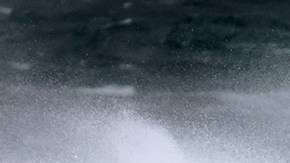 Enormes olas causaron daños en una base militar estadounidense en las Islas Marshall