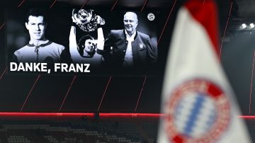 Así fue el emotivo homenaje del Bayern Múnich para despedir a Franz Beckenbauer en Allianz Arena