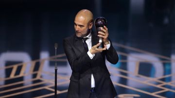 Sin sorpresa: Pep Guardiola se llevó su primer premio The Best como mejor entrenador del 2023