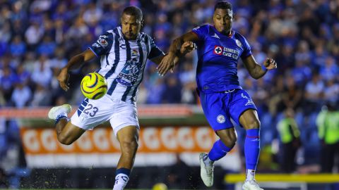 Venezolano Salomón Rondón se estrenó como goleador en la Liga MX en triunfo de Pachuca ante Cruz Azul