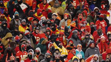 Intenso frío en el duelo de NFL entre Dolphins y Chiefs dejó 15 fanáticos hospitalizados por hipotermia
