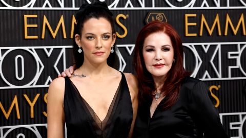 Riley Keough y Priscilla Presley