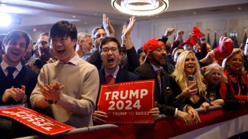 Seguidores del expresidente Trump celebraron su victoria en New Hampshire.