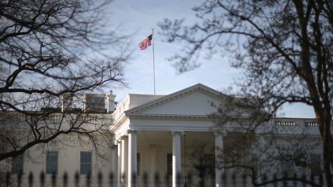 Bomberos recibieron una falsa alarma de incendio en la Casa Blanca durante ausencia de Joe Biden