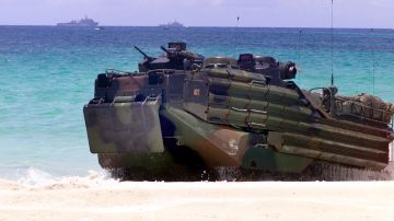 Vehículo militar en Vieques, Puerto Rico
