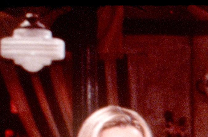 Matthew Perry posando junto al elenco de Friends.