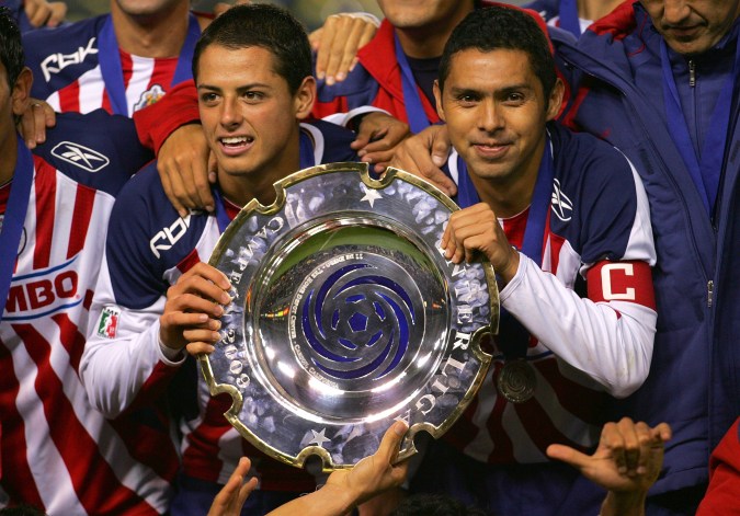 Chicharito Hernández, campeón con Chivas en 2009.