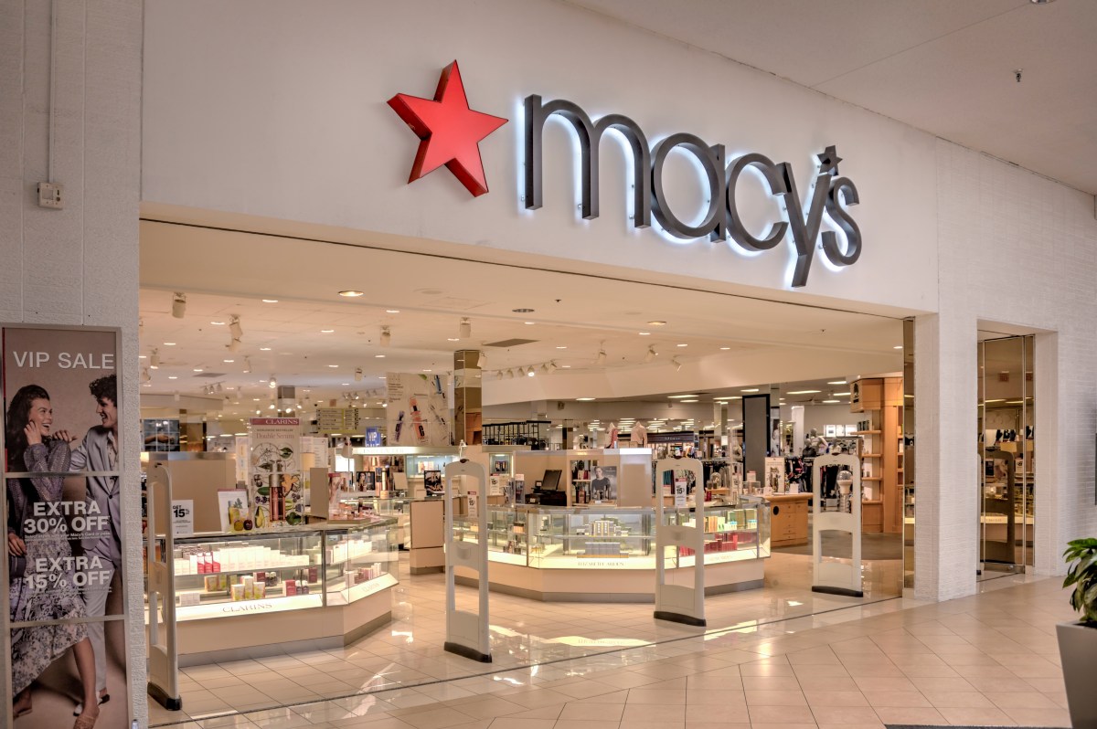 Macy's cierra cuatro tiendas y echa a 2,000 empleados los detalles