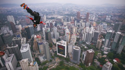 Salto BASE