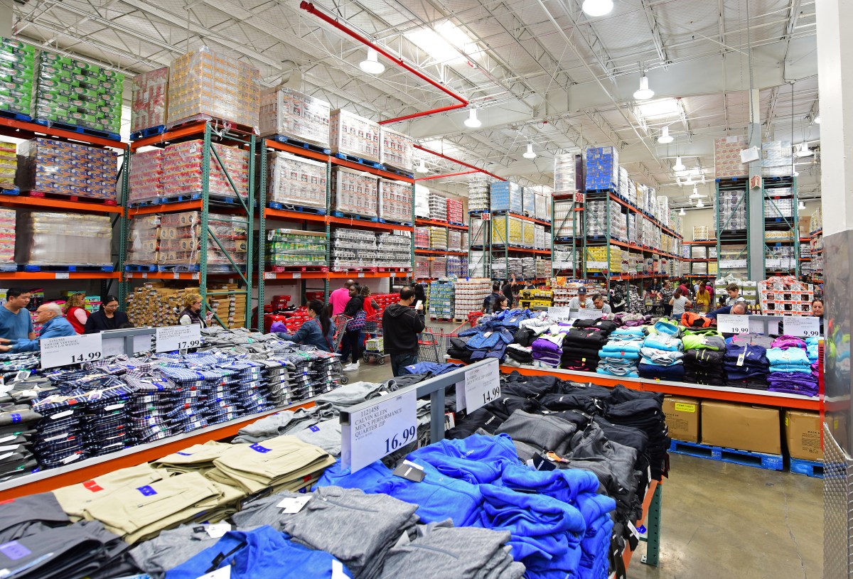 Costco made a change to the clothing section that could cause people to undress in the aisles – El Diario NY