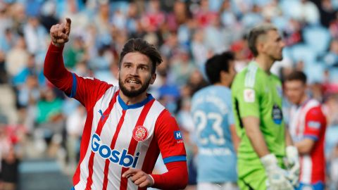 El delantero del Girona Portu celebra su gol en el partido entre el Girona y el Celta de Vigo.